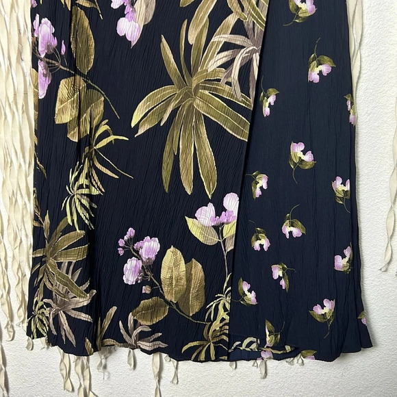 Vince Mixed Tropical Print Midi Wrap Skirt in Navy & Lilac Size 0/XS - Picture 13 of 14